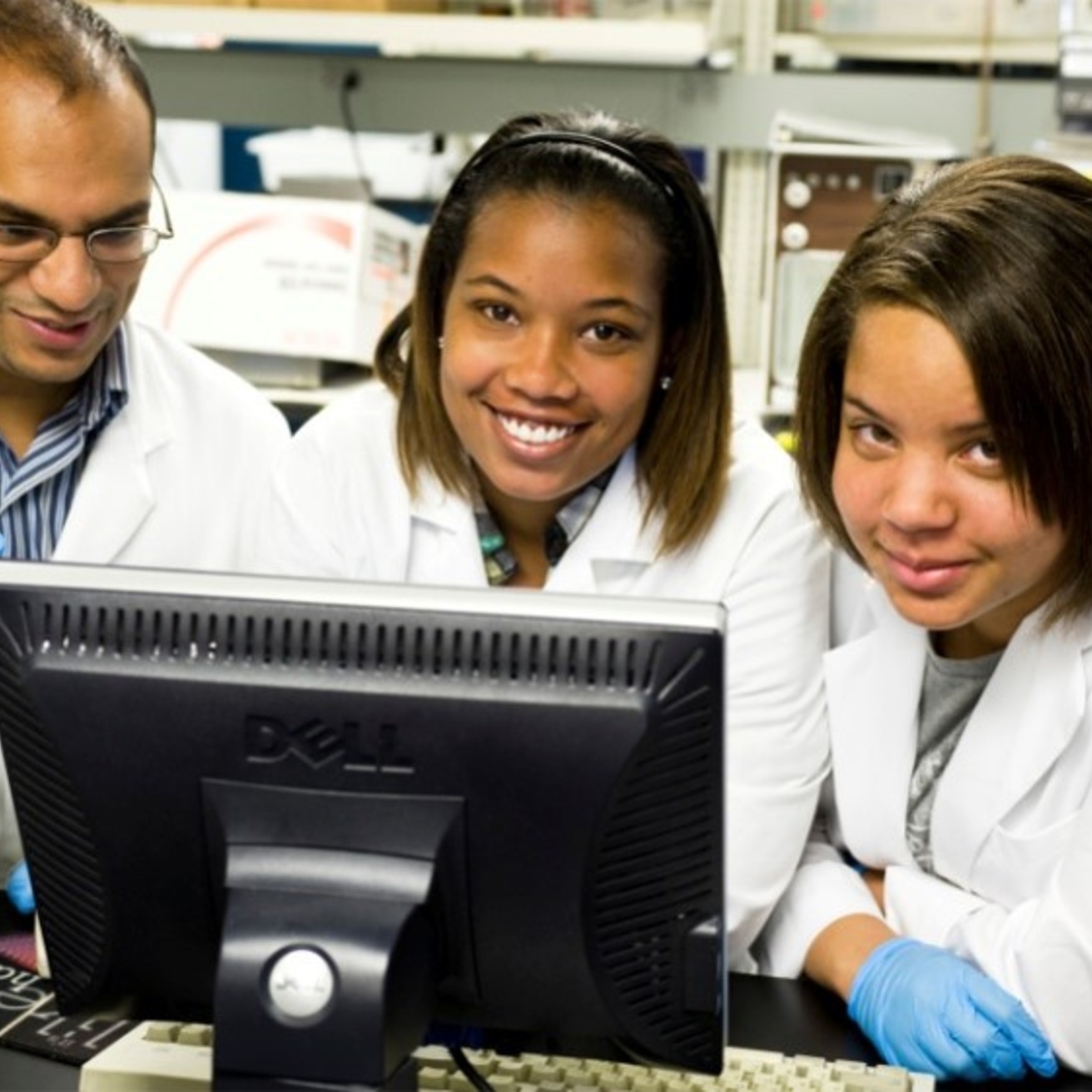 Summer students in lab
